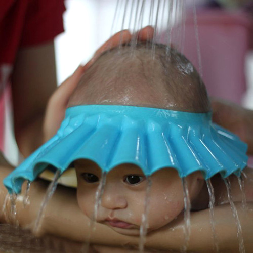Baby Hair Washing Shield :: Great Things to Buy